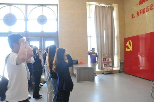 團(tuán)市委 市青聯(lián)開展 青春同心 永跟黨走 紅色尋訪黨史教育專題學(xué)習(xí)暨 六一 青少年關(guān)愛活動(dòng)